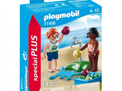 NIÑOS CON GLOBOS DE AGUA PLAYMOBIL