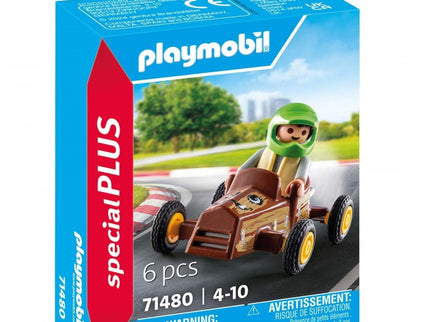 NIÑO CON KART