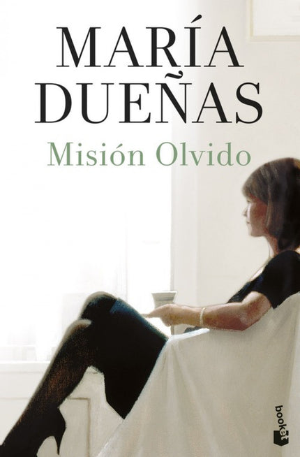 Libro Misión Olvido: Incapaz de recomponer sus propios pedazos, la profesora Blanca Perea acepta a la desesperada lo que