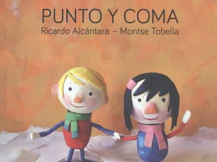 Libro Punto Y Coma: Punto y Coma se sentían tristes porque no eran como los demás. No se parecían al elefante, ni a la tortuga, ni siquiera a la lechuza y mucho menos al cocodrilo.