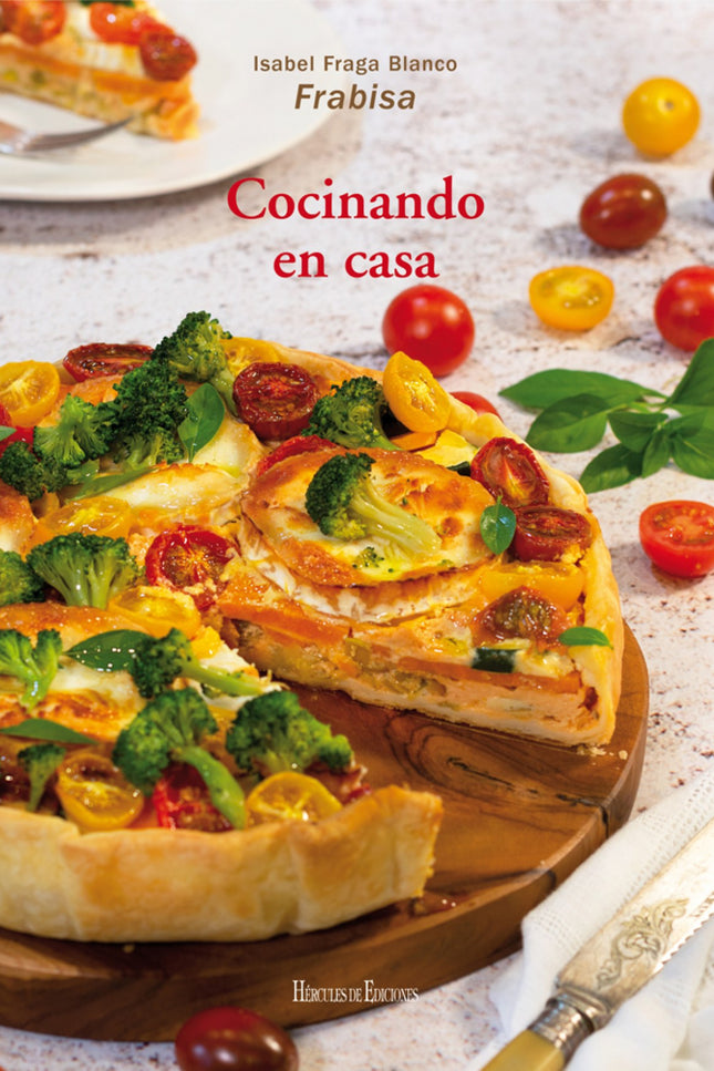 Libro Cocinando En Casa: Cocinando en casa reúne las mejores recetas de una de las gastroblogueras más destacadas: Isabel Fraga Blanco, más conocida como Fabrisa. Aunque muchas de las recetas del libro tienen un marcado sabor gallego, la autora sabe combinar lo mejor de la cocina tradicional con la actual, y sus orígenes con la experiencia de sus numerosos viajes.