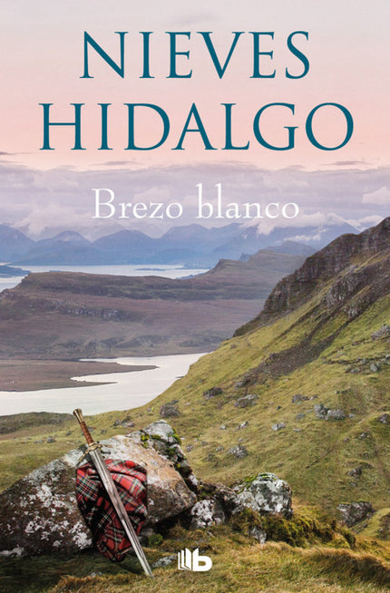 Libro Brezo Blanco: Una preciosa historia de amor ambientada en las idílicas Highlands. Repleta de humor, ternura y pasión y unos desencuentros entre la pareja protagonista llenos de tensión y deseo.