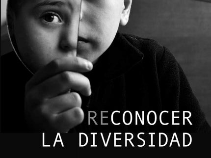 Libro Reconocer La Diversidad: Este es un libro concebido para disfrutar cuestionando nuestras formas de pensar, sentir y actuar respecto a la educación y las diferencias. Hemos pensado que podríamos revisar nuestras certezas, como cuando volvemos sobre nuestros pasos al ver que el camino tomado estaba equivocado.
