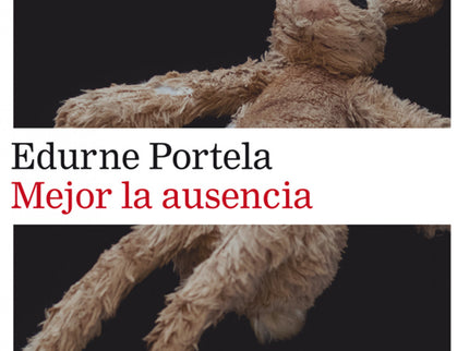 Libro Mejor La Ausencia: recer siempre implica alguna forma de violencia, contra uno mismo o contra aquellos que quieren imponer su autoridad. Cuando además la vida trascurre en un pueblo de la margen izquierda del Nervión durante los años 80 y 90, y todo es heroína, paro, detritus medioambiental, cuando en las calles silban cada semana las pelotas de goma y los gases lacrimógenos y las paredes están llenas de consignas asesinas, la violencia no es sólo un problema personal.