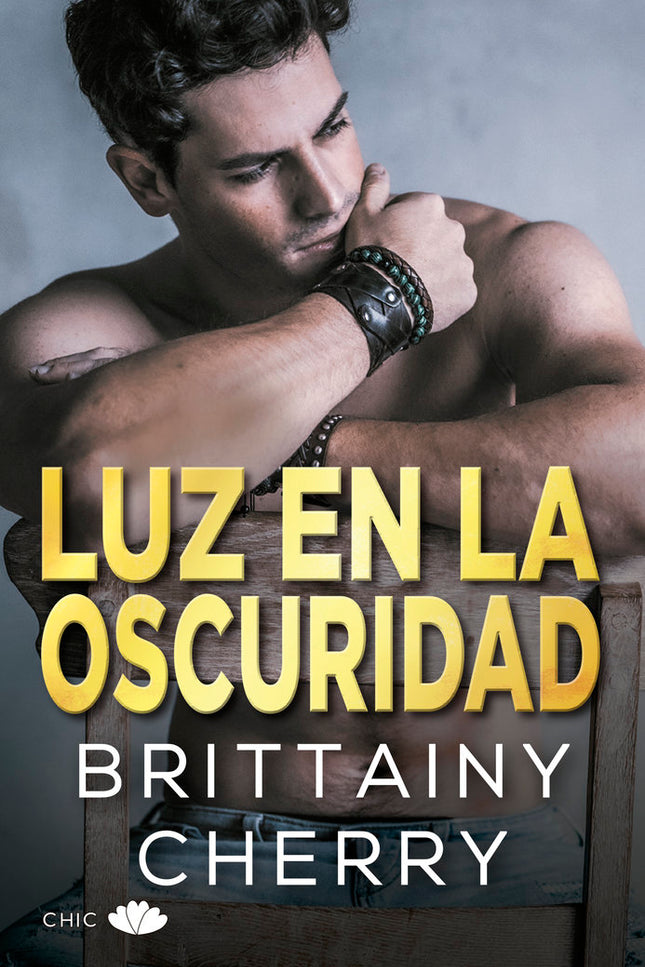Luz en la oscuridad - Brittainy Cherry - Tapa blanda