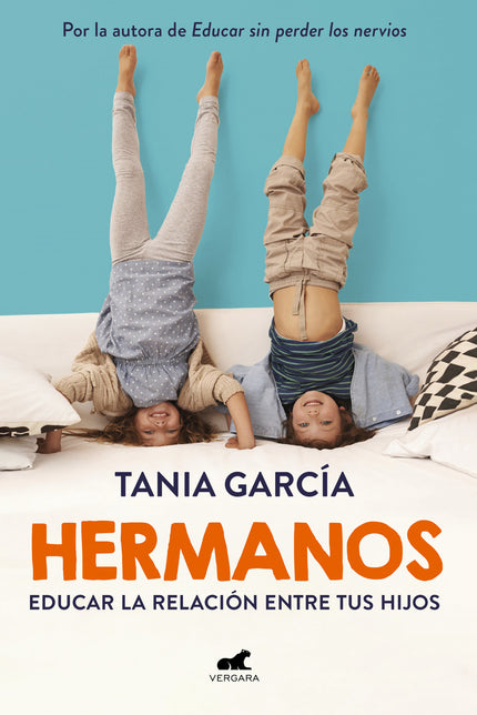 Libro Hermanos: Cómo educar la relación entre tus hijos, por la aclamada autora de Educar sin perder los nervios. «El objetivo de este libro es ayudarte a entender que la relación entre hermanos es de las más importantes que tendrán tus hijos en su vida.» Hermanos explora uno de los vínculos más mágicos y complejos de la vida, y ofrece las herramientas fundamentales para educar la relación entre tus hijos sin gritos ni peleas, dándole a cada hijo lo que necesita.