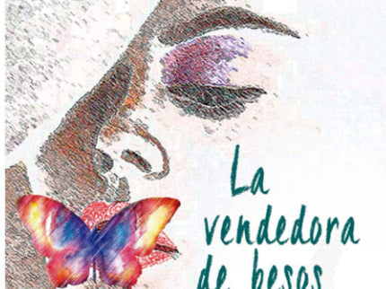 Libro La Vendedora De Besos: Es esta una obra basada en hechos reales ocurridos en Colombia en la época previa al inicio de los diálogos de paz con las FARC y su posterior desmovilización, después de medio siglo de conflicto interno. Entrelaza las historias, contadas en primera persona, de tres mujeres que parecen no tener nada en común, con vidas tan difíciles como inspiradoras.