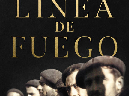 Libro Línea De Fuego: LA NUEVA NOVELA DE ARTURO PÉREZ-REVERTE Julio de 1938, miles de jóvenes combaten en la trágica batalla del Ebro. Sus nombres no son los que recuerda la Historia, pero cuanto les sucedió forma parte de nuestra memoria.