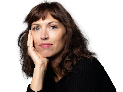 Libro El Consentimiento: LA NOTICIA LITERARIA DEL AÑO APLAUDIDA POR LA PRENSA MUNDIAL: la Nueva Gran Novela Francesa, ganadora del Gran Premio de las Lectoras de Elle y del Premio Jean-Jacques Rousseau y número 1 en ventas. «Una historia cargada de verdad, fuerza, sencillez, una intimidad abierta en canal, una gran novela de Vanessa Springora.