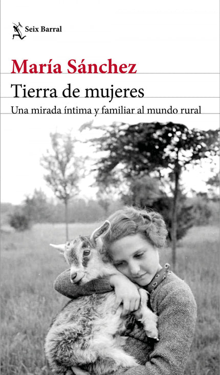 Libro Tierra De Mujeres: Hija y nieta de veterinarios, la última devarias generaciones vinculadas desde hace años a la tierra y a los animales,María Sánchez (Córdoba, 1989) es la primera mujer en su familia en dedicarse aun oficio desempeñado tradicionalmente por hombres. Su día a día como veterinaria de campo pasa por recorrer España en una furgoneta y esquivar las miradas en un entorno predominantemente masculino como es el mundo rural.