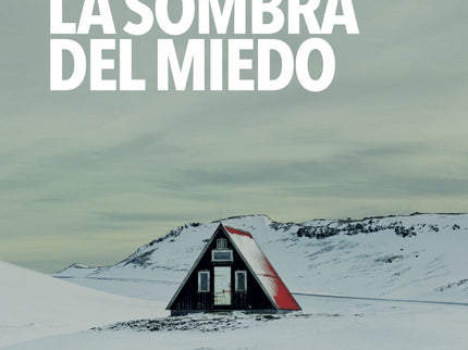 Libro La Sombra Del Miedo: Siglufj'rdur es un pequeño pueblo pesquero del norte de Islandia, accesible sólo por un viejo túnel y donde ningún vecino cierra la puerta con llave. Un entorno perfecto hasta que ocurre algo inesperado: un célebre escritor muere accidentalmente en el teatro local y una joven aparece inconsciente en la nieve.