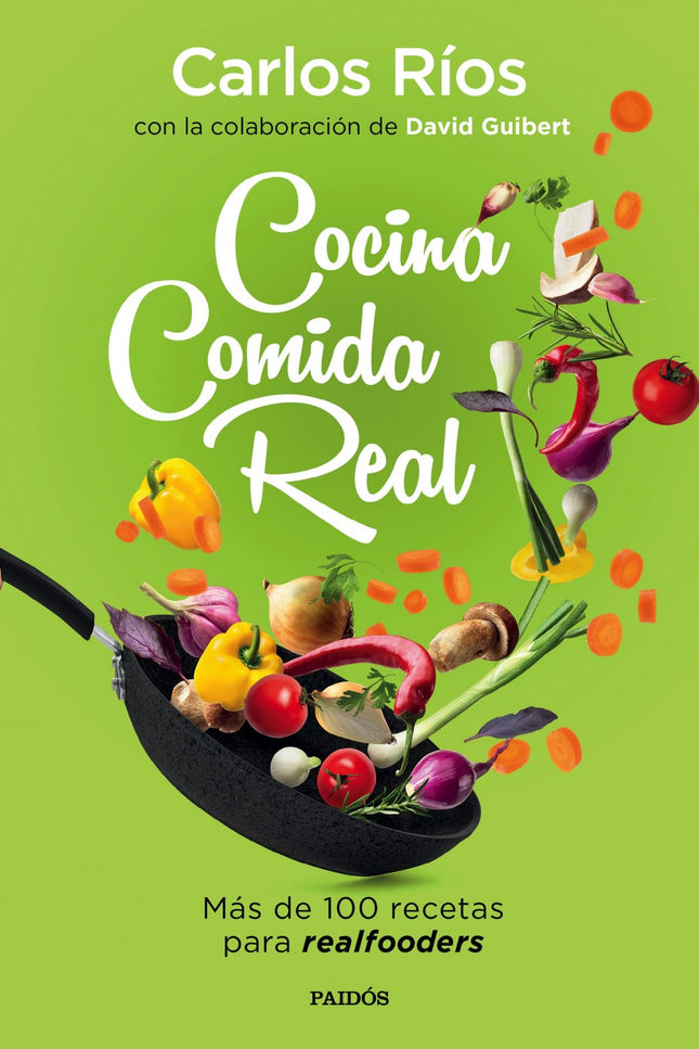 Libro Cocina Comida Real: Carlos Ríos ha conseguido que miles de personas salgan de Matrix y se apunten al movimiento Realfooding para eliminar definitivamente de su dieta el consumo de ultraprocesados y vuelvan a comer comida real. En este libro, el autor nos explicará cuáles son los patrones de alimentación de un realfooder, qué cambios debe introducir en su vida para hacer una transición del consumo de productos insanos a productos saludables y qué mitos en torno a la cocina realfooder deben desterrar.