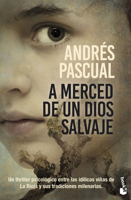 Libro A Merced De Un Dios Salvaje: «Entre las cepas, una figura humana. Los brazos caídos, la cabeza cubierta por la capucha de una sudadera.