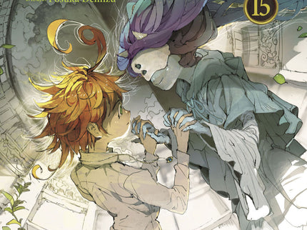 Libro The Promised Neverland 15: EMMA SE SINCERA CON NORMAN Y SE EMBARCA CON RAY PARA REFORMULAR LA PROMESA Mientras va progresando el plan de hacer colapsar a la sociedad de los demonios y así asegurar la libertad de los niños comestibles, Emma va descubriendo la oscuridad que habita en el corazón de los humanos que claman venganza. Pero lo que ella busca es todo lo contrario, un camino por el que ni humanos ni demonios tengan que salir lastimados.