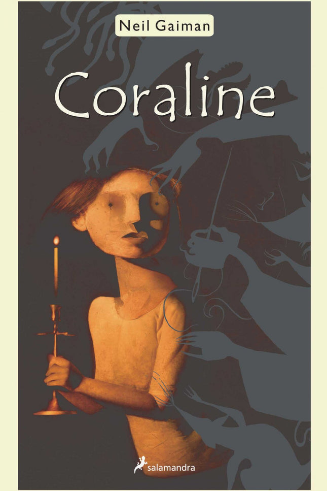 Libro Coraline: Al día siguiente de mudarse de casa, Coraline explora las catorce puertas de su nuevo hogar. Trece se pu