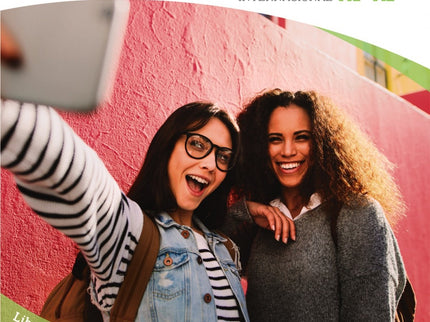 Libro Experiencias Internacional A1 + A2. Libro Del Alumno: Este práctico manual, resultado de la adaptación de Experiencias a las exigencias de los estudiantes y profesores de cursos extensivos sin perder el espíritu participativo y ágil en el que el protagonista de su propio proceso de aprendizaje es el sigue siendo el alumno, propone, a través de textos actuales y motivadores, un descubrimiento activo de la lengua así como el aprendizaje de la misma mediante una gramática inductiva.