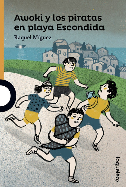 Libro Awoki Y Los Piratas En Playa Escondida: Una noche de verano, una bola de luz atraviesa el cielo y se hunde frente 