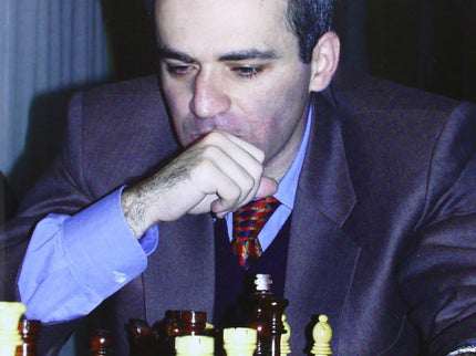 Libro Las Mejores Partidas De Gari Kasparov. Tomo Ii: 'Stohl a menudo supera los comentarios del propio Kasparov. Uno de los mejores libros del año' GM Lubomir Kavalek, Washington Post 'Sin duda hay aquí muchos años de elaboración...