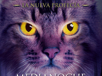 Libro Medianoche: Tras la decisiva batalla contra el Clan de la Sangre, los cuatro clanes viven una época de paz y prosp
