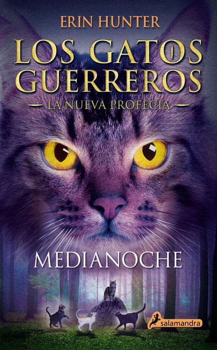 Libro Medianoche: Tras la decisiva batalla contra el Clan de la Sangre, los cuatro clanes viven una época de paz y prosp
