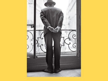 Libro El Caballero En Moscú: Condenado a muerte por los bolcheviques en 1922, el conde Aleksandr Ilich Rostov elude su trágico final por un inusitado giro del destino. Gracias a un poema subversivo escrito diez años antes, el comité revolucionario conmuta la pena máxima por un arresto domiciliario inaudito: el aristócrata deberá pasar el resto de sus días en el hotel Metropol, microcosmos de la sociedad rusa y conspicuo exponente del lujo y la decadencia que el nuevo régimen se ha propuesto erradicar.