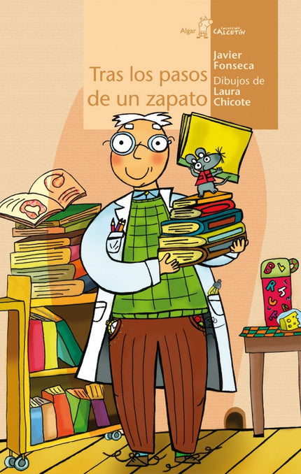 Libro Tras Los Pasos De Un Zapato: Todos los días, en el barrio, la primera luz que se enciende es la de la biblioteca. 