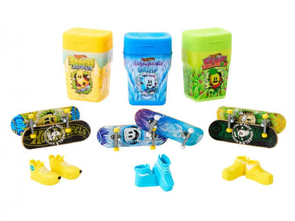 HOT WHEELS SKATE CAJA DE CHICLES CON 2 MONOPATINES HTP10