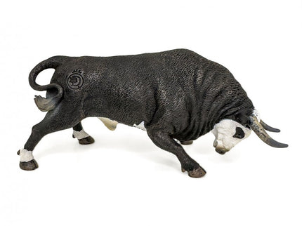 TORO BRAVO CARA BLANCA EMBISTIENDO